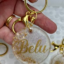 Resina diseños. Un progetto di Artigianato e Design di accessori di Mariela Paola Vadalá - 13.10.2024