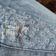 Mi proyecto del curso: Upcycling con bordado inspirado en Sashiko. Arts, Crafts, Embroider, Mindfulness, and Meditation project by ondiz_1 - 10.15.2024
