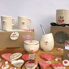 Joyeria de ceramica. Un proyecto de Artesanía, Diseño de jo y as de Graciela Noemi Moreno - 19.10.2024