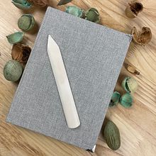My project for course: Sketchbook Design and Binding. Arts, Crafts, Bookbinding, DIY, Traditional illustration, and Sketchbook project by Tere Sanz - 10.21.2024