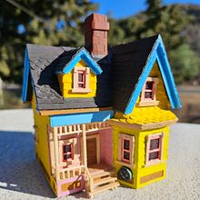 Miniatura Casa Up. Un progetto di Design e creazione di mobili e Creatività di guille208 - 21.10.2024