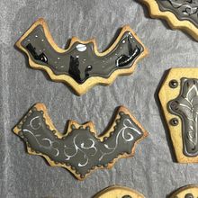 Il mio progetto del corso: Decorazione di biscotti con ghiaccia reale per principianti. Design, DIY, and Painting project by Marianna Puddu - 10.21.2024