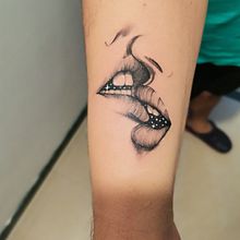 Mi proyecto del curso: Diseño de tatuaje fineline con Procreate. Digital Drawing, Drawing, and Tattoo Design project by Carolina Rodríguez Torres - 10.12.2024