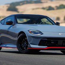 Nissan Z 2024 giá bao nhiêu? Bảng giá chi tiết và các ưu đãi mới nhất. Un proyecto de Ilustración tradicional, Música y Programación de katavina_camera - 24.10.2024