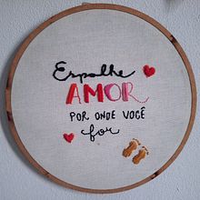 Bordado em bastidor no tema ¨Amor¨. Creativit, and Embroider project by Maruza Gonçalves Martins - 10.25.2024