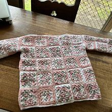 My project for course: Granny Square Crochet: Make Your Own Sweater. Crochet, DIY, Fashion Design, Fiber Arts, and Textile Design project by Sam Usher - 10.26.2024