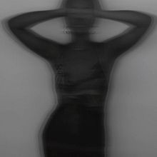 Self-Photoshoot. Photograph, Post-production, Photograph, and Editorial Design project by Eliane Shania José Maria Da Silva - 10.29.2024