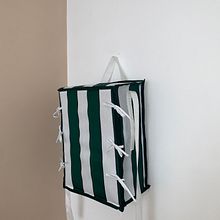 MOVIMENTART - Bolsa organizadora de materiais de pintura móvel. Product Design project by Marianna Santoro - 10.29.2024