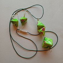 Mi proyecto del curso: Creación de bisutería de papel con técnicas de origami. Accessor, Design, Arts, Crafts, DIY, Fashion Design, Jewelr, Design, and Paper Craft project by ganessa_yuuk0 - 11.02.2024