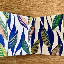 My project for course: Botanical Patterns in a Sketchbook: Conquer the Blank Page. Un progetto di Illustrazione botanica, Illustrazione tradizionale, Pattern design e Sketchbook di coopersue62 - 10.11.2024