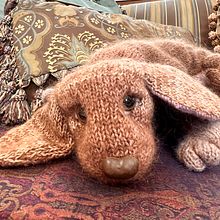 My project for course: Knitting Realistic Stuffed Animals: Make a Puppy from Yarn. Un progetto di DIY, Fiber Art, Maglia e Textile Design di Natasha Yorath - 15.11.2024