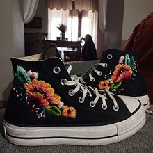 Mi proyecto del curso: Bordado freestyle sobre tul para principiantes. Accessor, Design, Botanical Illustration, Embroider, and Textile Design project by mirimey79 - 11.15.2024