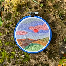 My project for course: Design and create a 'stained glass' embroidery Ein Projekt aus dem Bereich Stickerei, Traditionelle Illustration und Textildesign von mpossidente3 - 21.11.2024