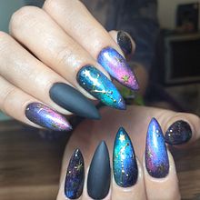 Nail art. Un progetto di Product design di Isadora Acevirez - 10.11.2024