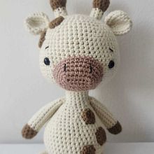 Mi Jirafa. Amigurumi, Arts, Crafts, Crochet, Textile Design, To, and Design project by María Sierra - 11.28.2024