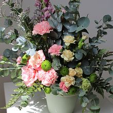 Meu primeiro arranjo floral. Projekt z dziedziny  Dekoracja wnętrz, DIY, Kompoz, cje kwiatowe i botaniczne i Dekoracja wnętrz użytkownika nadolnygabriela - 29.11.2024