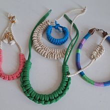 Jóias artesanais em Macramê. Arts, Crafts, Jewelr, Design, Macramé, and Textile Design project by Maruza Gonçalves Martins - 12.01.2024