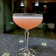 Cocteles preparados en casa. Beverages project by alfonso_priale - 12.02.2024