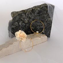 Tul & hoop. Commercial Photograph, Digital Photograph, E-commerce, Photograph, and Product Photograph project by Cati Ferragut Tanques - 12.05.2024