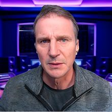 Bob Doyle Media Subscription Call. Een project van  Creativiteit, Film, video en televisie, Multimedia y AI Inhoud Creatie van Bob Doyle - 06.12.2024