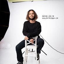 iluminando personalidades . Digital Photograph, Photographic Lighting, Photograph, Portrait Photograph, and Studio Photograph project by Michael Alegre - 12.11.2024