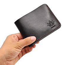 Leather brown wallet three pocket. Un progetto di Marketing di Shops Royal - 12.12.2024