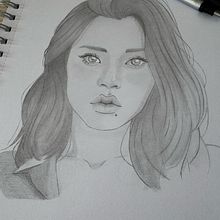 Project Portrait Frontal. Desenho artístico, Desenho, Desenho de retrato, Sketchbook, e Esboçado projeto de Alejandro Mena - 17.12.2024