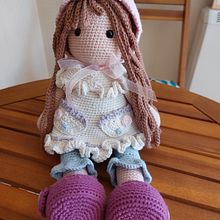 Muñeca. Amigurumi, Arts, Crafts, Crochet, Fiber Arts, Textile Design, To, and Design project by Daniela Alvarado Agurto - 12.22.2024