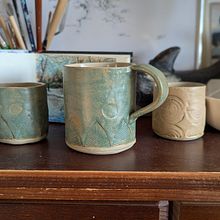 Textured hiking mugs. Arts, Crafts, Ceramics, Decoration, DIY, and Fine Arts project by helen_ilus - 12.25.2024