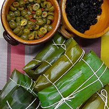 Hallacas - Fotografia de Comida. Digital Photograph, Food Photograph, Instagram Photograph, Lifest, le Photograph, Mobile Photograph, Photo Retouching, Photograph, Product Photograph, Social Media, Food St, and ling project by yayludom - 12.30.2024