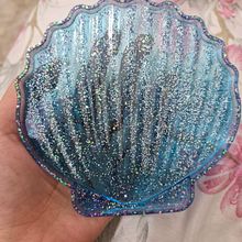 Meu primeiro projeto de resina. Accessor, Design, Jewelr, Design, DIY, Arts, and Crafts project by Maria Luiza Rocha Bitencourt - 01.04.2025