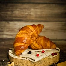 Croissant. Un progetto di Marketing, Pubblicità, Fotografia con smartphone, Fotografia di prodotti, Fotografia, Social media, Instagram, Fotografia per Instagram, Fotografia lifest, le e Mobile marketing di alessiata - 04.01.2025
