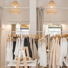 Fashion shop. Web Development, and Programming project by Rubí Cobos - 01.08.2025