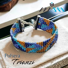 Pulsera Trianzi. Projekt z dziedziny Projektowanie dodatków, Craft,  Tkactwo i Projektowanie biżuterii użytkownika marianmora - 08.01.2025