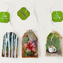Brilliant course, I love that we use materials that are normally thrown out. . Fine Arts, Gouache Painting, Painting, and Watercolor Painting project by Bee Denham - 01.12.2025