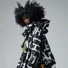 Colección de moda urbana para mujer. Een project van Digitale fotografie,  Modeontwerp, Modefotografie y Kunstmatige Intelligentie van Laura Garcia i Tejero - 13.01.2025