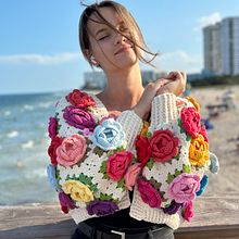 Rose Garden Jacket. Un projet de Crochet de Tania Skalozub - 13.01.2025
