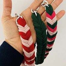 O meu projeto do curso: Criação de joalheria têxtil. Un proyecto de Artesanía, Diseño de jo, as, Tejido y Diseño textil de Catarina Cerol - 14.01.2025