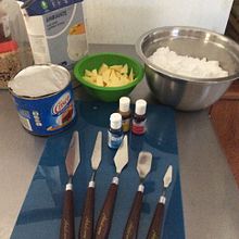 My project for course: Easy Buttercream Flowers with a Palette Knife. DIY project by Claudia Roulet - 01.14.2025