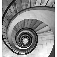 Escaleras BCN. Un proyecto de Fotografía y Arquitectura de Micaela Fernandez - 17.01.2025