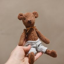Tiny Teddy Bear. Un progetto di Artigianato, Character design, Modellistica, confezione sartoriale, Cucito e Design di giocattoli di aleahmichele - 19.01.2025