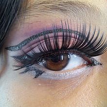 maquillaje inspirado en los 60s. Art Direction, Fashion Photograph, Film, Video, and TV project by cinamoon_star884 - 01.22.2025