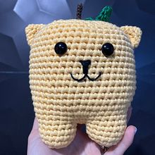 Manzana Gato 🫶🏻. To, Design, Arts, Crafts, Fiber Arts, Crochet, Amigurumi, and Textile Design project by jnqbwhwrhj - 01.25.2025