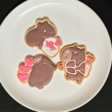 Galletas Capibara con royal icing. Un progetto di Pasticceria, Arte commestibile e Glassa di Lucía Merchán Solórzano - 27.01.2025