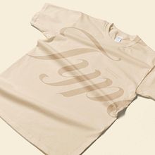 Typo brand. Design, Design de moda, e Design de produtos projeto de fedilorenzo2003 - 28.01.2025