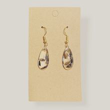 Resin & Lavender earrings. Arts, Crafts, Jewelr, and Design project by Holly Frankfurt - 01.29.2025