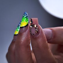 🌼 nail art. Un progetto di Design di rocío calero fernández - 31.01.2025