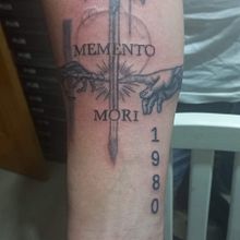 Momento . Tattoo Design, Traditional illustration, and Botanical Illustration project by Sonia Diaz-Maroto Pulido - 02.01.2025