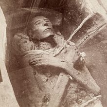 El Resurgir de Ramada Huitaca. Projekt z dziedziny Kreat, wność, Pisanie, Narracja, Stor, telling, Beletr, st, ka, Kreat i wne pisanie użytkownika Wilson Santibañez Ramirez - 02.02.2025