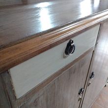 Renovación de Bahiut. Un proyecto de DIY, Restauración, upc, cling de muebles, Diseño, creación de muebles					 y Pintura de Ana Palavecino - 03.02.2025